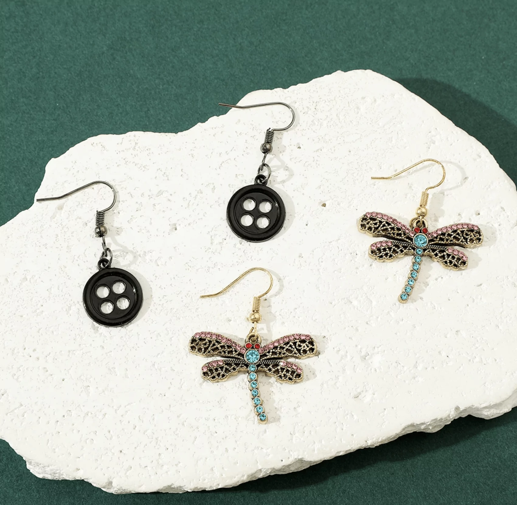 Серьги из мультфильма Коралина в стране кошмаров