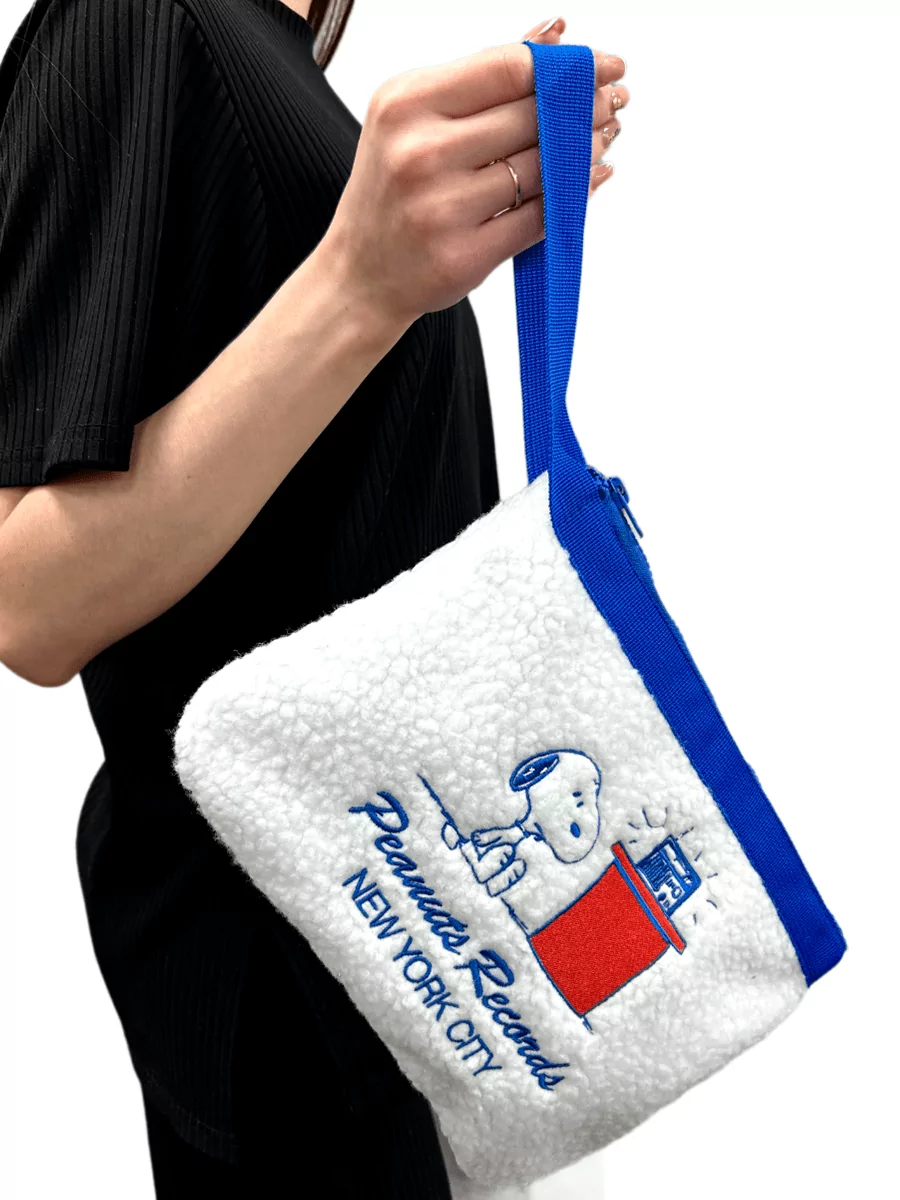 Косметичка плюшевая с ручкой из аниме Снупи Snoopy — изображение 7