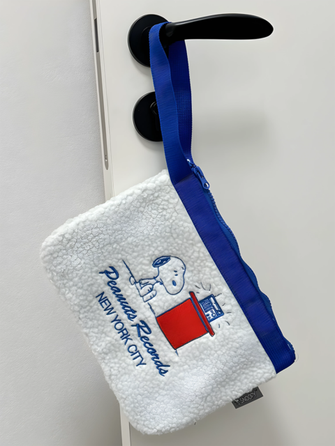 Косметичка плюшевая с ручкой из аниме Снупи Snoopy