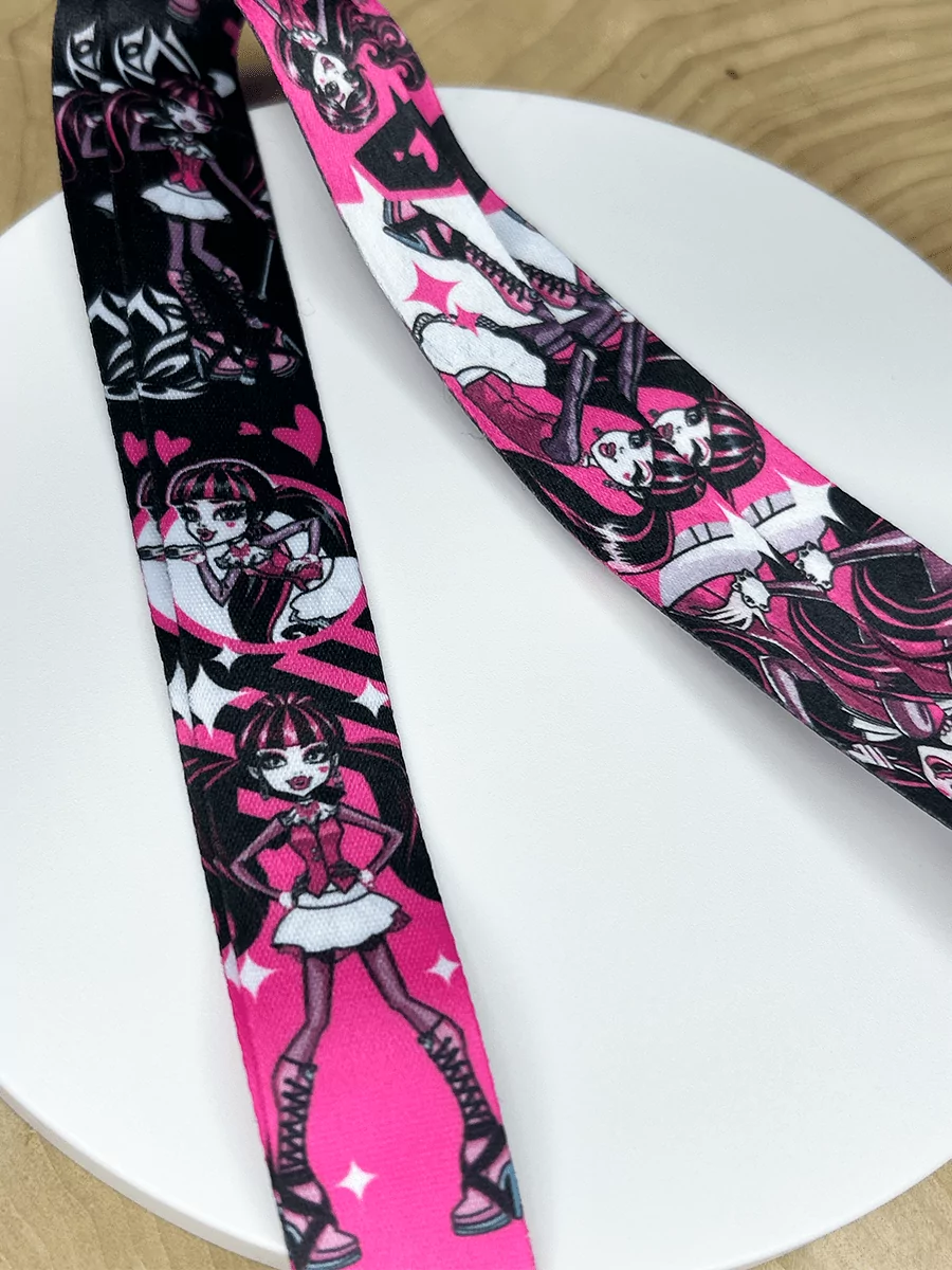 Шнурок - лента на шею для телефона и ключей Дракулаура из мультфильма Monster High Монстр Хай — изображение 9